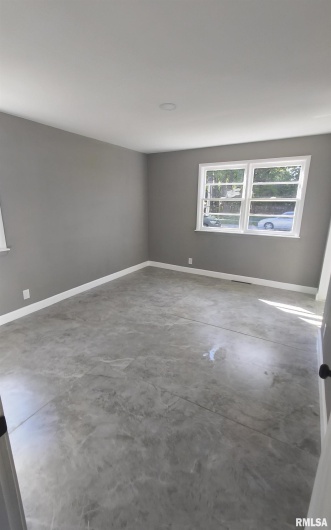 101 GLENVIEW Drive, Carbondale, Illinois 62901, 3 Bedrooms Bedrooms, 0 ,1 BathroomBathrooms,Residential,For Sale,GLENVIEW,0,RMAQC4268337