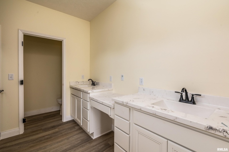 7140 Reeder Road, Marion, Illinois 62959, 4 Bedrooms Bedrooms, 0 ,2 BathroomsBathrooms,Residential,For Sale,Reeder,0,RMAQC4268349