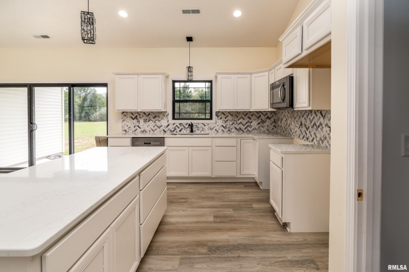 7140 Reeder Road, Marion, Illinois 62959, 4 Bedrooms Bedrooms, 0 ,2 BathroomsBathrooms,Residential,For Sale,Reeder,0,RMAQC4268349