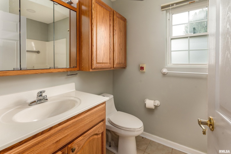 1500 APACHE Drive, Marion, Illinois 62959, 3 Bedrooms Bedrooms, 0 ,2 BathroomsBathrooms,Residential,For Sale,APACHE,0,RMAQC4268351