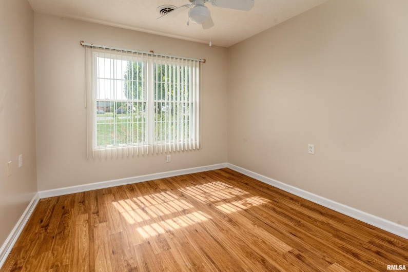 1500 APACHE Drive, Marion, Illinois 62959, 3 Bedrooms Bedrooms, 0 ,2 BathroomsBathrooms,Residential,For Sale,APACHE,0,RMAQC4268351