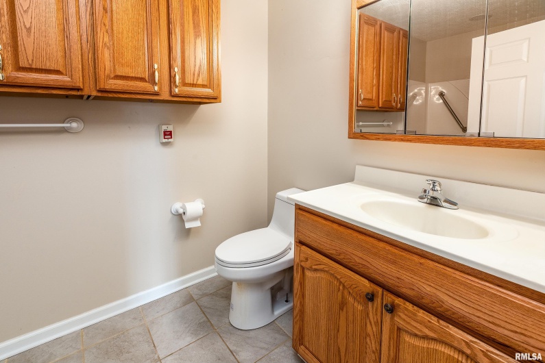 1500 APACHE Drive, Marion, Illinois 62959, 3 Bedrooms Bedrooms, 0 ,2 BathroomsBathrooms,Residential,For Sale,APACHE,0,RMAQC4268351