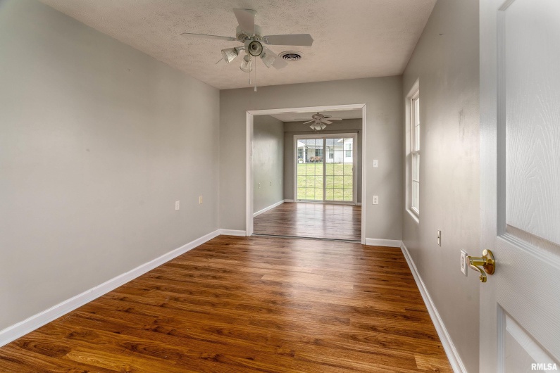 1500 APACHE Drive, Marion, Illinois 62959, 3 Bedrooms Bedrooms, 0 ,2 BathroomsBathrooms,Residential,For Sale,APACHE,0,RMAQC4268351