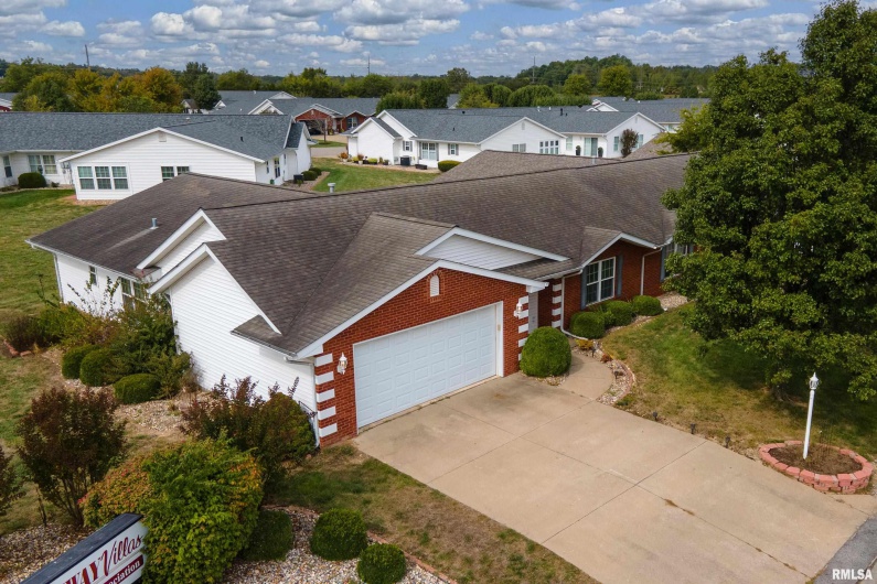 1500 APACHE Drive, Marion, Illinois 62959, 3 Bedrooms Bedrooms, 0 ,2 BathroomsBathrooms,Residential,For Sale,APACHE,0,RMAQC4268351
