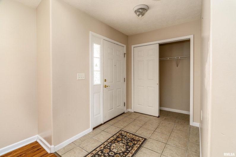1500 APACHE Drive, Marion, Illinois 62959, 3 Bedrooms Bedrooms, 0 ,2 BathroomsBathrooms,Residential,For Sale,APACHE,0,RMAQC4268351