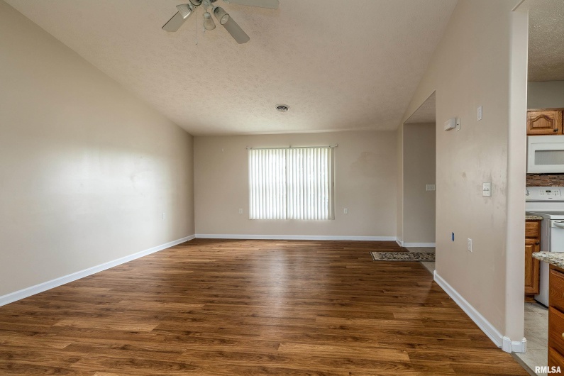 1500 APACHE Drive, Marion, Illinois 62959, 3 Bedrooms Bedrooms, 0 ,2 BathroomsBathrooms,Residential,For Sale,APACHE,0,RMAQC4268351
