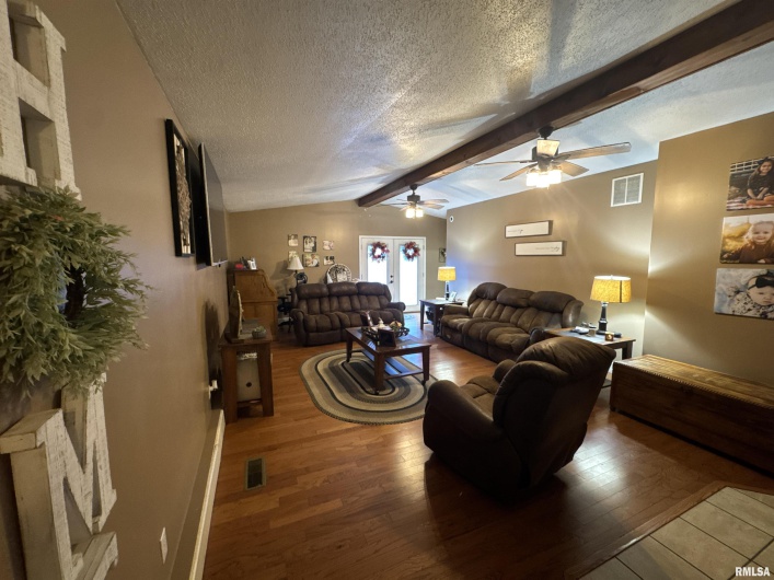 564 PLEASANT Lane, Jonesboro, Illinois 62952, 4 Bedrooms Bedrooms, 0 ,2 BathroomsBathrooms,Residential,For Sale,PLEASANT,0,RMAEB460110