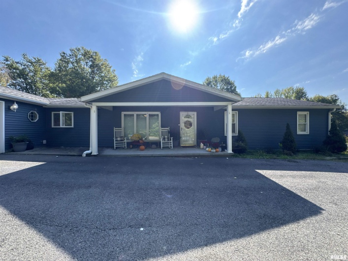 564 PLEASANT Lane, Jonesboro, Illinois 62952, 4 Bedrooms Bedrooms, 0 ,2 BathroomsBathrooms,Residential,For Sale,PLEASANT,0,RMAEB460110