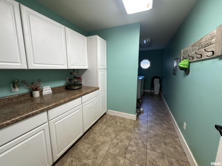 564 PLEASANT Lane, Jonesboro, Illinois 62952, 4 Bedrooms Bedrooms, 0 ,2 BathroomsBathrooms,Residential,For Sale,PLEASANT,0,RMAEB460110