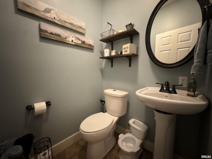 564 PLEASANT Lane, Jonesboro, Illinois 62952, 4 Bedrooms Bedrooms, 0 ,2 BathroomsBathrooms,Residential,For Sale,PLEASANT,0,RMAEB460110