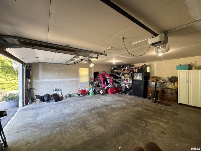 564 PLEASANT Lane, Jonesboro, Illinois 62952, 4 Bedrooms Bedrooms, 0 ,2 BathroomsBathrooms,Residential,For Sale,PLEASANT,0,RMAEB460110