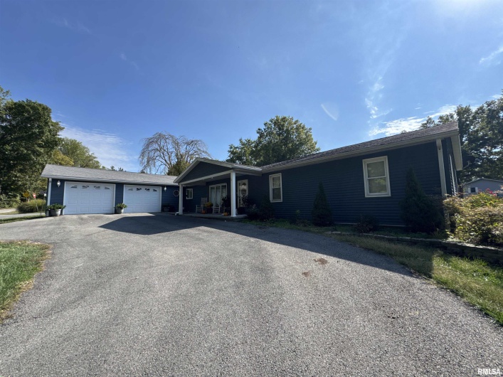 564 PLEASANT Lane, Jonesboro, Illinois 62952, 4 Bedrooms Bedrooms, 0 ,2 BathroomsBathrooms,Residential,For Sale,PLEASANT,0,RMAEB460110