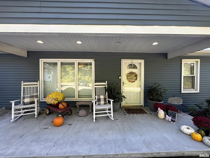 564 PLEASANT Lane, Jonesboro, Illinois 62952, 4 Bedrooms Bedrooms, 0 ,2 BathroomsBathrooms,Residential,For Sale,PLEASANT,0,RMAEB460110