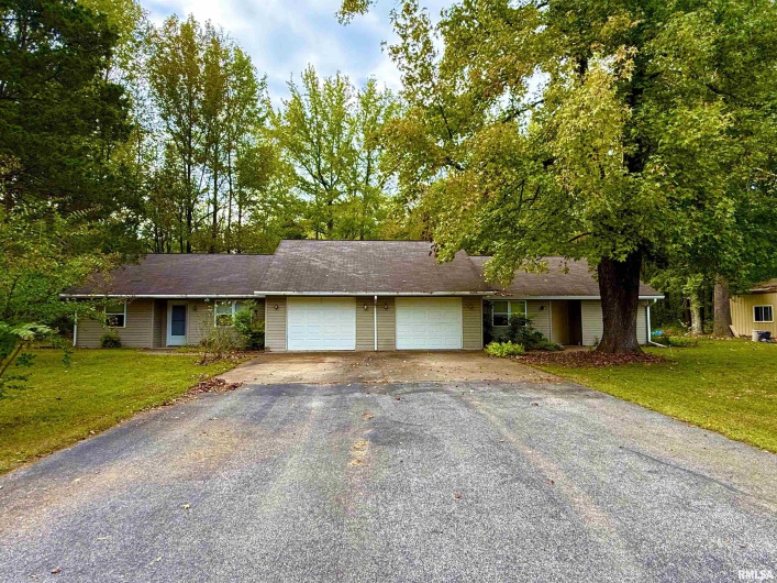 8090 Southfork Road, Marion, Illinois 62959, 0 , 0 ,0,Residential Income,For Sale,Southfork,0,RMAEB460119