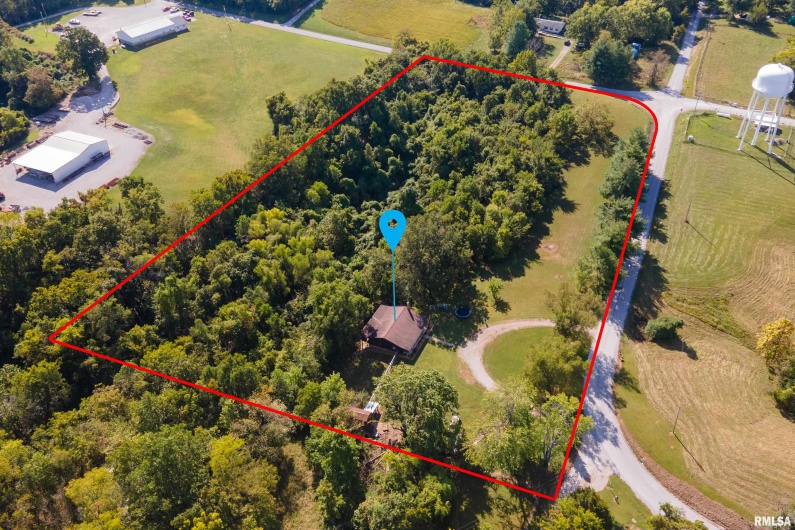 8384 HICKORY RIDGE Road, Murphysboro, Illinois 62966, 4 Bedrooms Bedrooms, 0 ,1 BathroomBathrooms,Residential,For Sale,HICKORY RIDGE,0,RMAEB460118