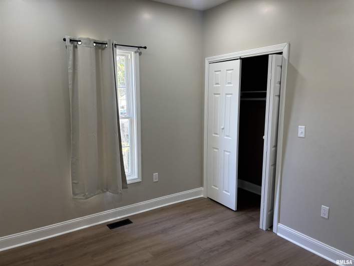 312 SYCAMORE Street, Carbondale, Illinois 62901, 3 Bedrooms Bedrooms, 0 ,2 BathroomsBathrooms,Residential,For Sale,SYCAMORE,0,RMAEB460121