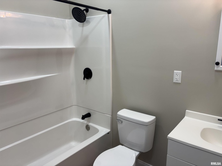 312 SYCAMORE Street, Carbondale, Illinois 62901, 3 Bedrooms Bedrooms, 0 ,2 BathroomsBathrooms,Residential,For Sale,SYCAMORE,0,RMAEB460121
