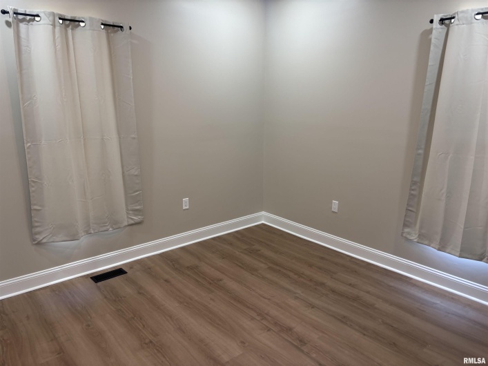 312 SYCAMORE Street, Carbondale, Illinois 62901, 3 Bedrooms Bedrooms, 0 ,2 BathroomsBathrooms,Residential,For Sale,SYCAMORE,0,RMAEB460121