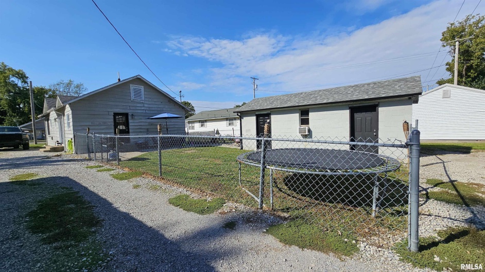 1316 PARK Avenue, Herrin, Illinois 62948, 2 Bedrooms Bedrooms, 0 ,1 BathroomBathrooms,Residential,For Sale,PARK,0,RMAEB460122