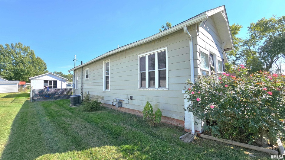 1316 PARK Avenue, Herrin, Illinois 62948, 2 Bedrooms Bedrooms, 0 ,1 BathroomBathrooms,Residential,For Sale,PARK,0,RMAEB460122