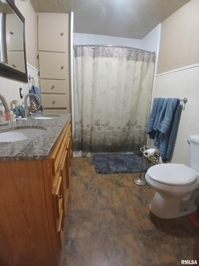 420 27TH Street, Herrin, Illinois 62948, 3 Bedrooms Bedrooms, 0 ,2 BathroomsBathrooms,Residential,For Sale,27TH,0,RMAQC4268389