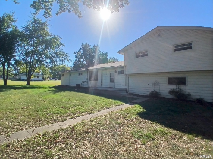420 27TH Street, Herrin, Illinois 62948, 3 Bedrooms Bedrooms, 0 ,2 BathroomsBathrooms,Residential,For Sale,27TH,0,RMAQC4268389