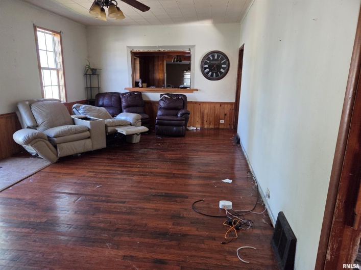 500 19TH Street, Herrin, Illinois 62948, 4 Bedrooms Bedrooms, 0 ,1 BathroomBathrooms,Residential,For Sale,19TH,0,RMAEB460125