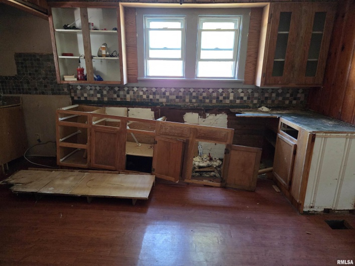 500 19TH Street, Herrin, Illinois 62948, 4 Bedrooms Bedrooms, 0 ,1 BathroomBathrooms,Residential,For Sale,19TH,0,RMAEB460125