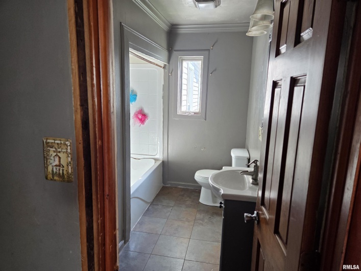 500 19TH Street, Herrin, Illinois 62948, 4 Bedrooms Bedrooms, 0 ,1 BathroomBathrooms,Residential,For Sale,19TH,0,RMAEB460125
