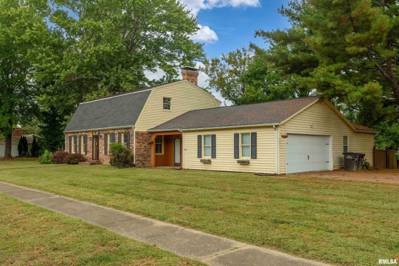 3000 KENT Street, Carbondale, Illinois 62901, 5 Bedrooms Bedrooms, 0 ,3 BathroomsBathrooms,Residential,For Sale,KENT,0,RMAEB459866