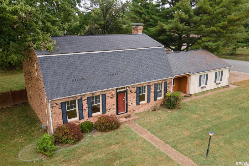 3000 KENT Street, Carbondale, Illinois 62901, 5 Bedrooms Bedrooms, 0 ,3 BathroomsBathrooms,Residential,For Sale,KENT,0,RMAEB459866