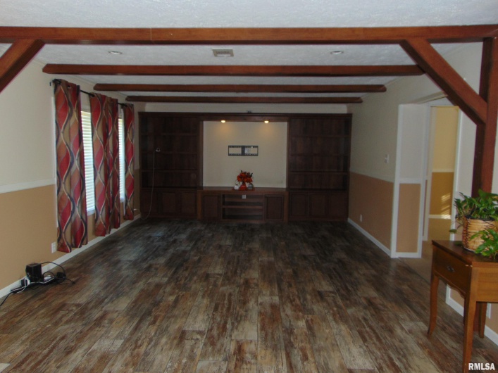 7 Chamnesstown Road, Elkville, Illinois 62932, 2 Bedrooms Bedrooms, 0 ,2 BathroomsBathrooms,Residential,For Sale,Chamnesstown,0,RMAEB460133