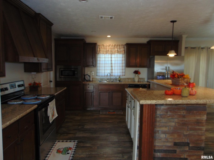 7 Chamnesstown Road, Elkville, Illinois 62932, 2 Bedrooms Bedrooms, 0 ,2 BathroomsBathrooms,Residential,For Sale,Chamnesstown,0,RMAEB460133