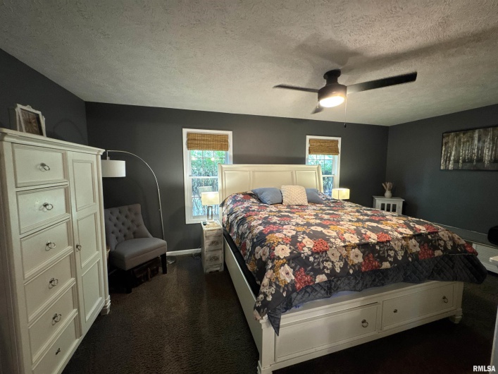 1801 COLONIAL Drive, Marion, Illinois 62959, 3 Bedrooms Bedrooms, 0 ,3 BathroomsBathrooms,Residential,For Sale,COLONIAL,0,RMAEB460134