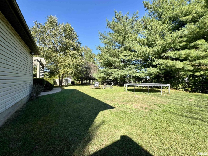 1801 COLONIAL Drive, Marion, Illinois 62959, 3 Bedrooms Bedrooms, 0 ,3 BathroomsBathrooms,Residential,For Sale,COLONIAL,0,RMAEB460134