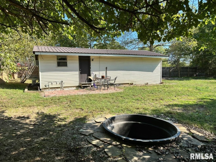 10647 PASADENA Road, Carbondale, Illinois 62901, 1 Bedroom Bedrooms, 0 ,1 BathroomBathrooms,Residential,For Sale,PASADENA,0,RMAEB460136