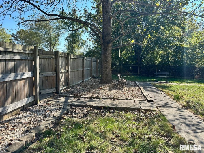 10647 PASADENA Road, Carbondale, Illinois 62901, 1 Bedroom Bedrooms, 0 ,1 BathroomBathrooms,Residential,For Sale,PASADENA,0,RMAEB460136