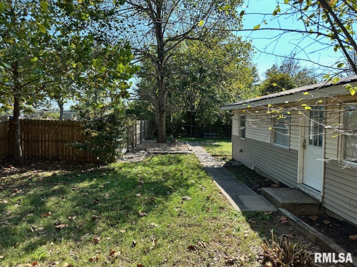 10647 PASADENA Road, Carbondale, Illinois 62901, 1 Bedroom Bedrooms, 0 ,1 BathroomBathrooms,Residential,For Sale,PASADENA,0,RMAEB460136