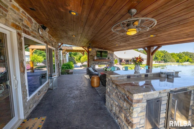 965 Corzine Road, Buncombe, Illinois 62912, 5 Bedrooms Bedrooms, 0 ,5 BathroomsBathrooms,Residential,For Sale,Corzine,0,RMACA1039907