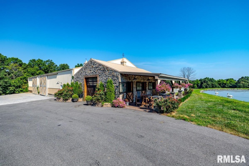 965 Corzine Road, Buncombe, Illinois 62912, 5 Bedrooms Bedrooms, 0 ,5 BathroomsBathrooms,Residential,For Sale,Corzine,0,RMACA1039907