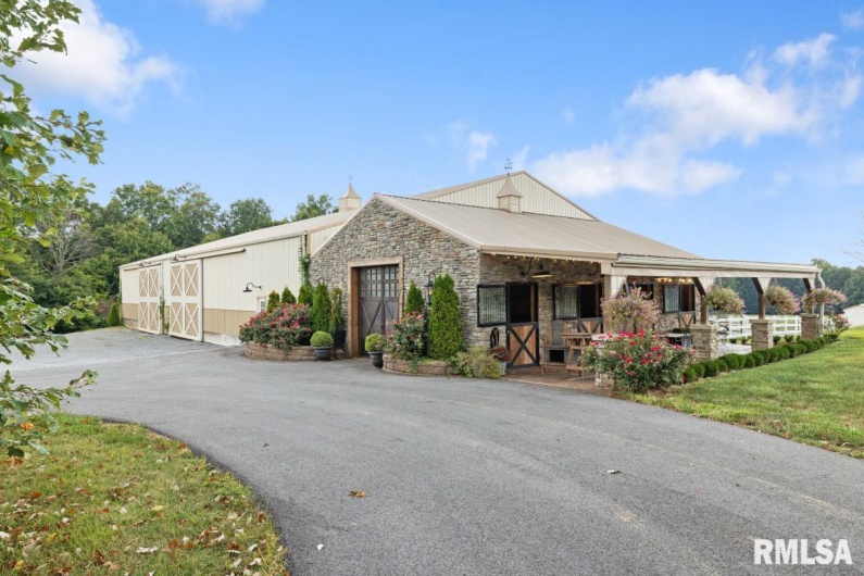 965 Corzine Road, Buncombe, Illinois 62912, 5 Bedrooms Bedrooms, 0 ,5 BathroomsBathrooms,Residential,For Sale,Corzine,0,RMACA1039907