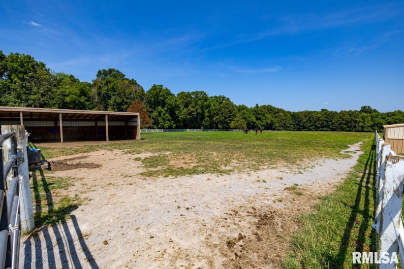 965 Corzine Road, Buncombe, Illinois 62912, 5 Bedrooms Bedrooms, 0 ,5 BathroomsBathrooms,Residential,For Sale,Corzine,0,RMACA1039907