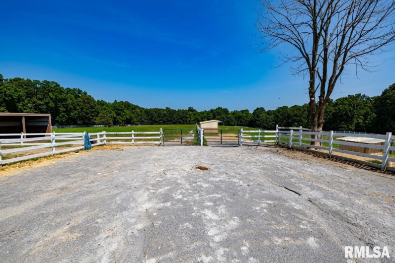 965 Corzine Road, Buncombe, Illinois 62912, 5 Bedrooms Bedrooms, 0 ,5 BathroomsBathrooms,Residential,For Sale,Corzine,0,RMACA1039907