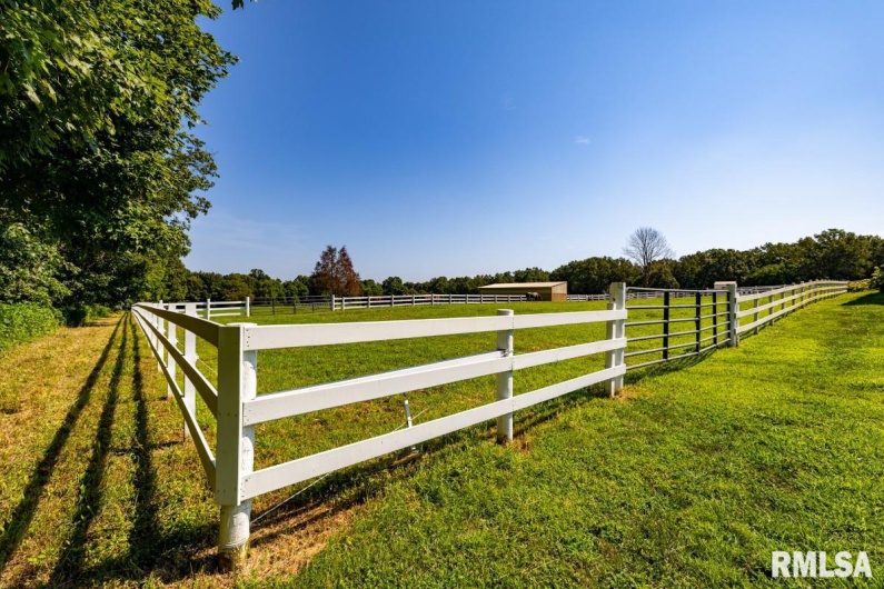 965 Corzine Road, Buncombe, Illinois 62912, 5 Bedrooms Bedrooms, 0 ,5 BathroomsBathrooms,Residential,For Sale,Corzine,0,RMACA1039907