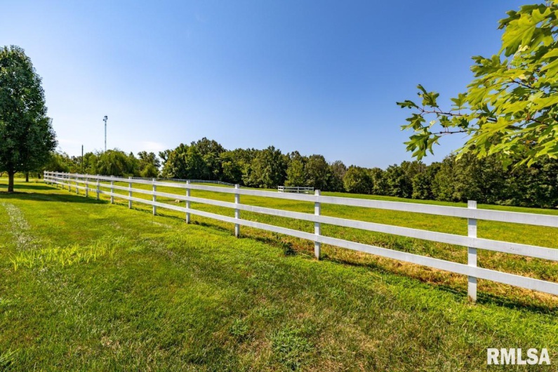 965 Corzine Road, Buncombe, Illinois 62912, 5 Bedrooms Bedrooms, 0 ,5 BathroomsBathrooms,Residential,For Sale,Corzine,0,RMACA1039907