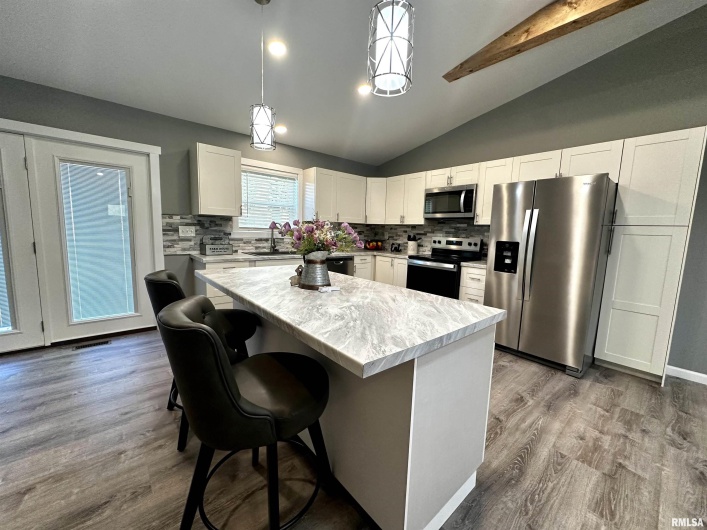575 5TH Street, Omaha, Illinois 62930, 3 Bedrooms Bedrooms, 0 ,2 BathroomsBathrooms,Residential,For Sale,5TH,0,RMAQC4268460
