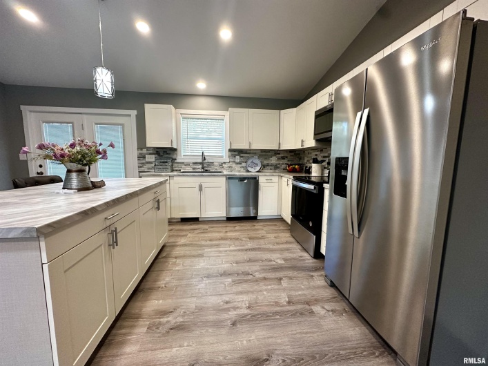 575 5TH Street, Omaha, Illinois 62930, 3 Bedrooms Bedrooms, 0 ,2 BathroomsBathrooms,Residential,For Sale,5TH,0,RMAQC4268460