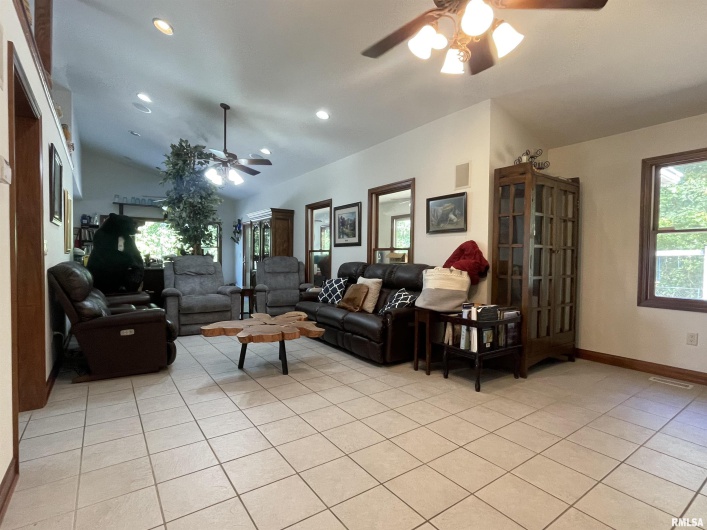 2479 NEW ERA Road, Carbondale, Illinois 62901, 5 Bedrooms Bedrooms, 0 ,5 BathroomsBathrooms,Residential,For Sale,NEW ERA,0,RMAEB460146