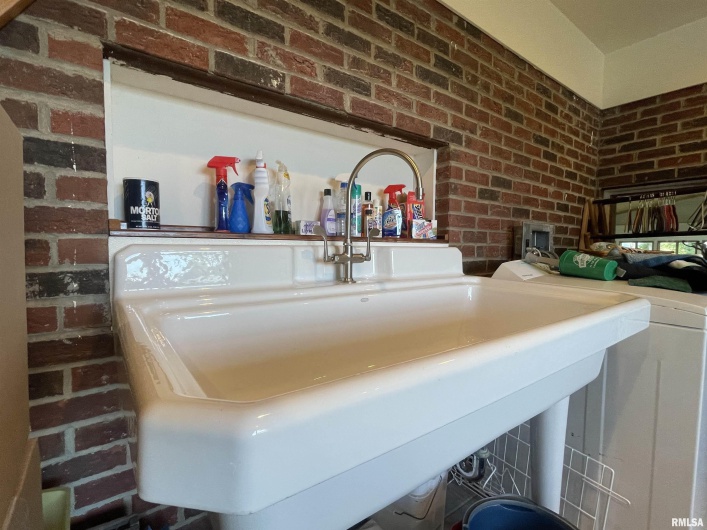 2479 NEW ERA Road, Carbondale, Illinois 62901, 5 Bedrooms Bedrooms, 0 ,5 BathroomsBathrooms,Residential,For Sale,NEW ERA,0,RMAEB460146