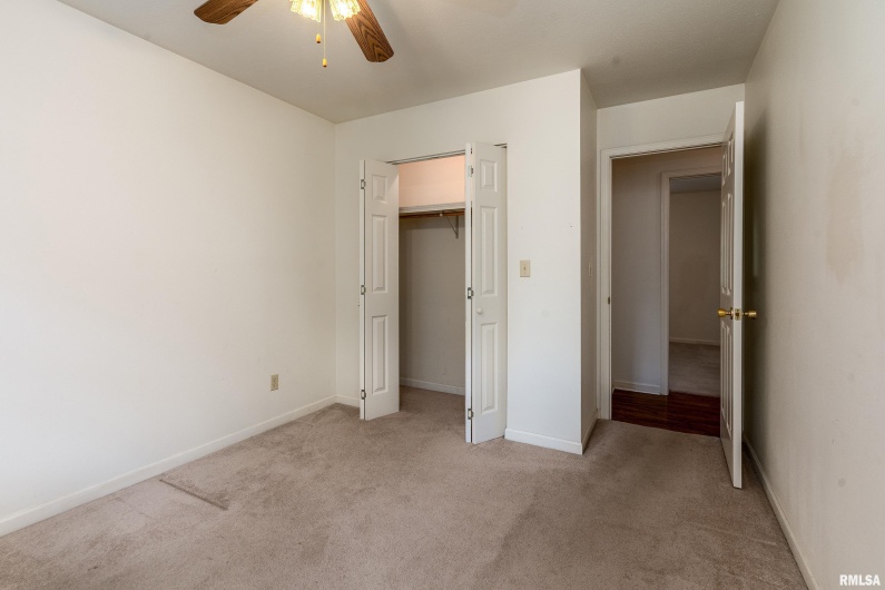 102 THOMAS Road, Carbondale, Illinois 62902, 3 Bedrooms Bedrooms, 0 ,2 BathroomsBathrooms,Residential,For Sale,THOMAS,0,RMAEB460144